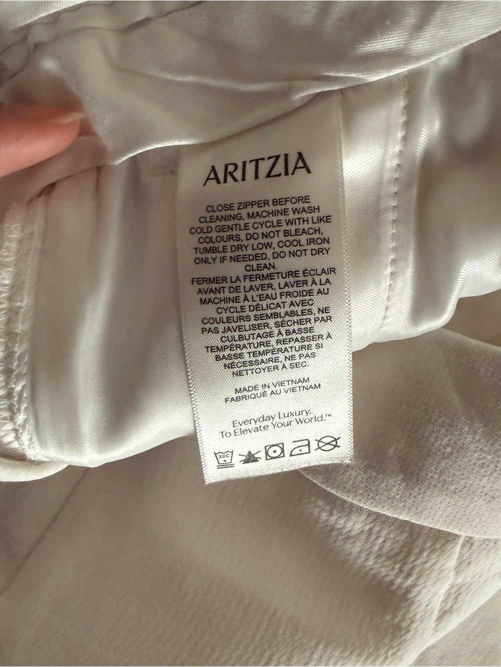 Aritzia The Effortless Pant Crepette - Light Birch - Size 6 Short - Picture 4 of 5